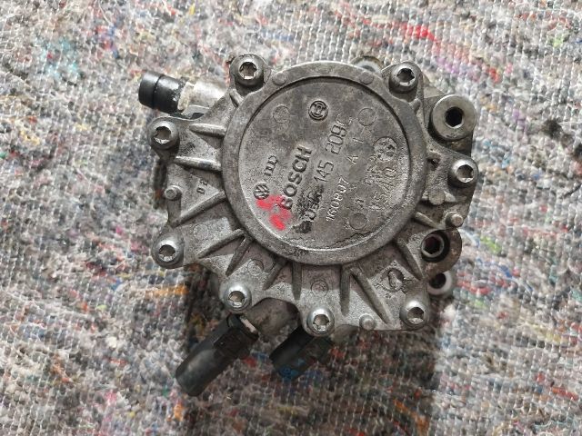 bontott AUDI A3 Nagynyomású Szivattyú