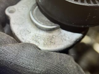 bontott AUDI A3 Szíjfeszítő Görgő