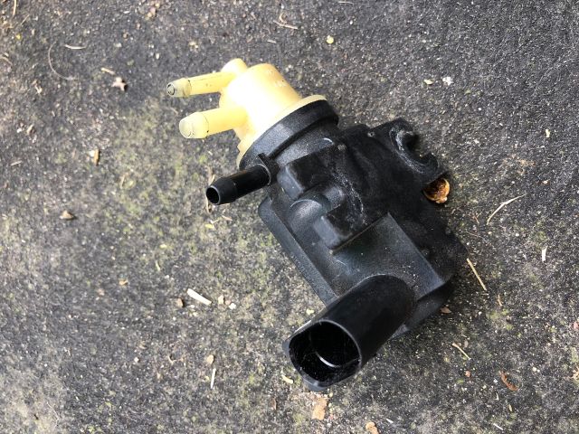 bontott AUDI A3 Turbó Vákum Szelep