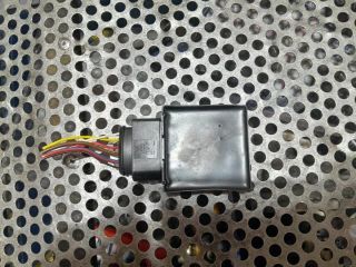 bontott AUDI A3 Üzemanyag Szivattyú Relé