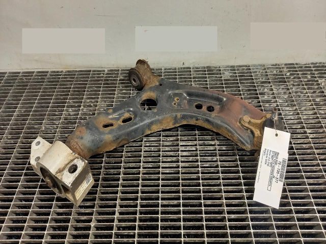 bontott AUDI A3 Jobb első Lengőkar