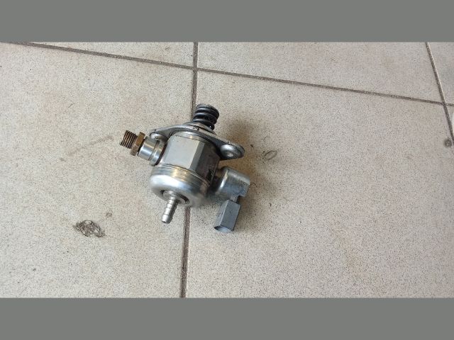 bontott AUDI A3 Nagynyomású Szivattyú