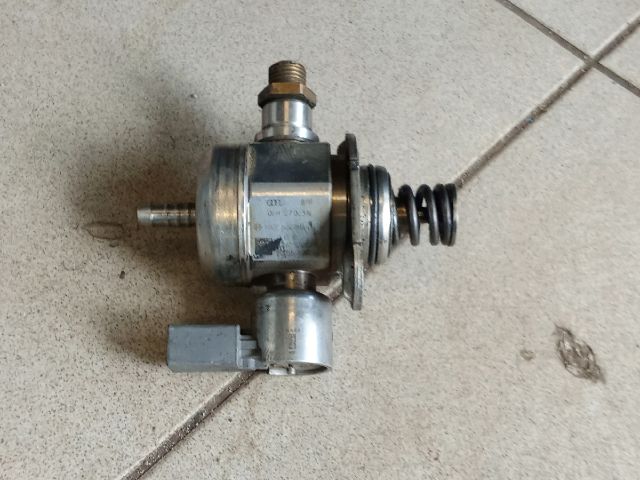 bontott AUDI A3 Nagynyomású Szivattyú