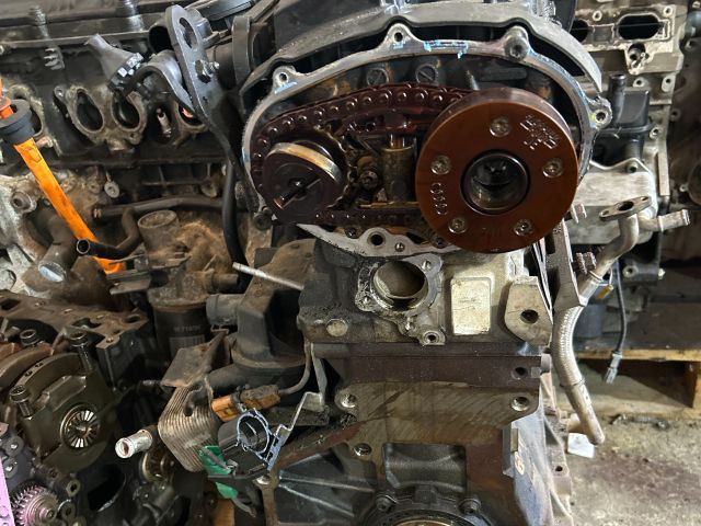 bontott AUDI A3 Motor (Fűzött blokk hengerfejjel)