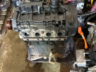 bontott AUDI A3 Motor (Fűzött blokk hengerfejjel)