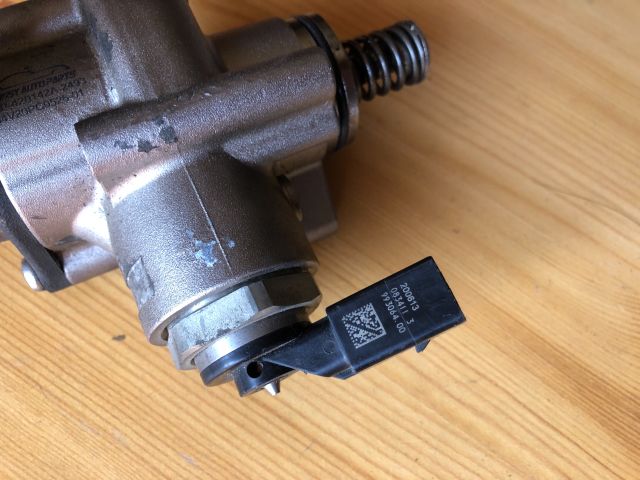 bontott AUDI A3 Nagynyomású Szivattyú