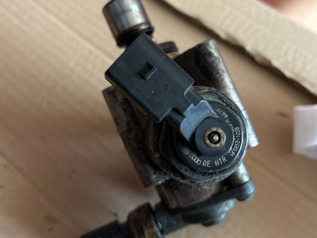 bontott AUDI A3 Nagynyomású Szivattyú