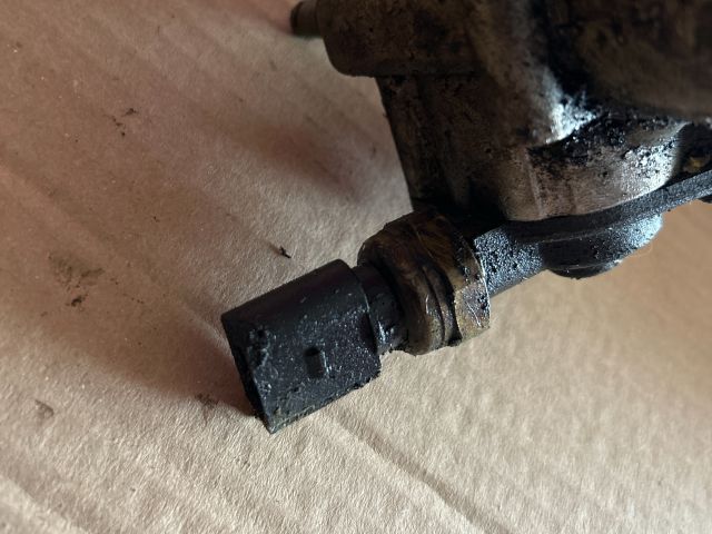 bontott AUDI A3 Nagynyomású Szivattyú