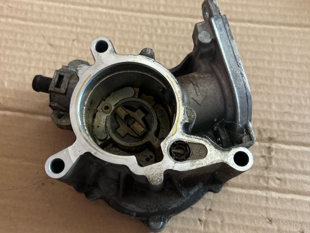 bontott AUDI A3 Vákumpumpa