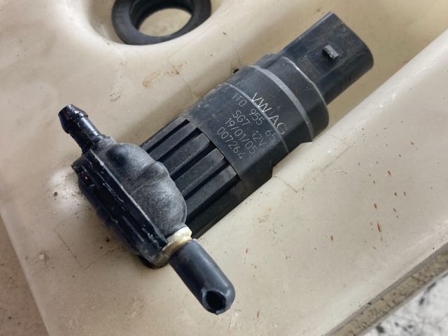 bontott AUDI A3 Ablakmosó Tartály