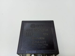 bontott AUDI A3 Ablaktörlő Relé