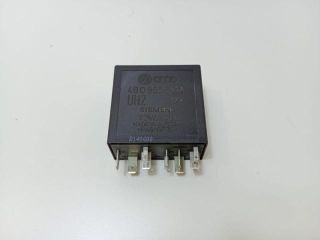 bontott AUDI A3 Ablaktörlő Relé