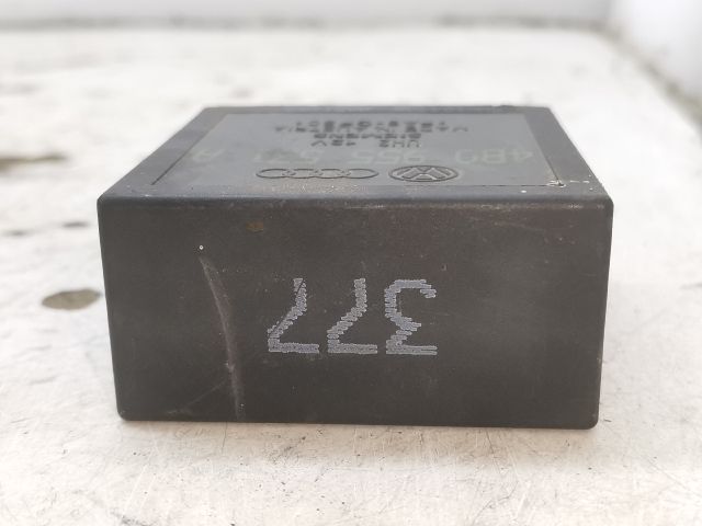 bontott AUDI A3 Ablaktörlő Relé