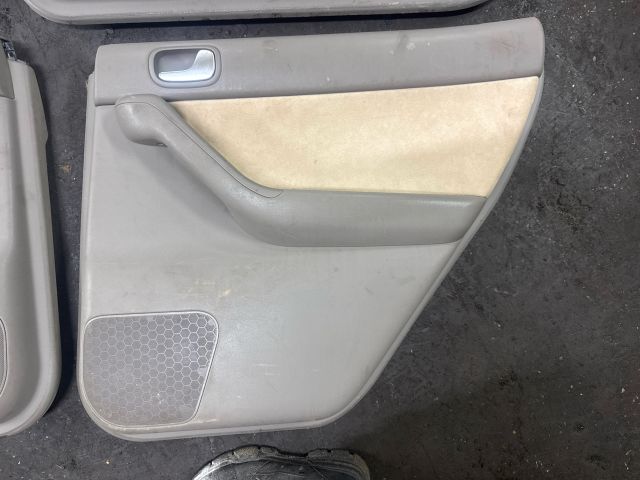 bontott AUDI A3 Ajtó Kárpit Szett