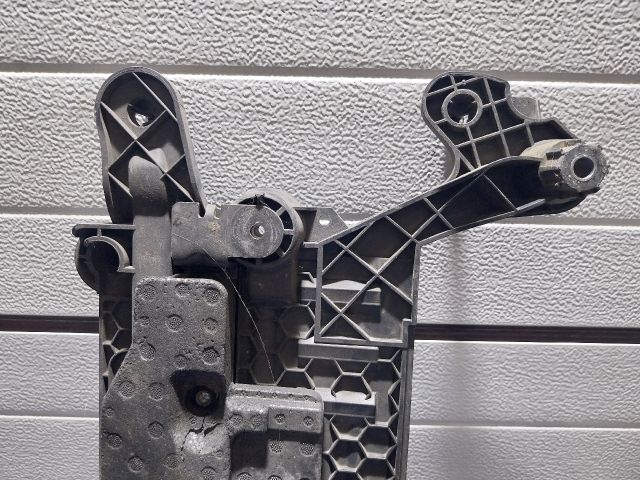 bontott AUDI A3 Akkumulátor Tartó