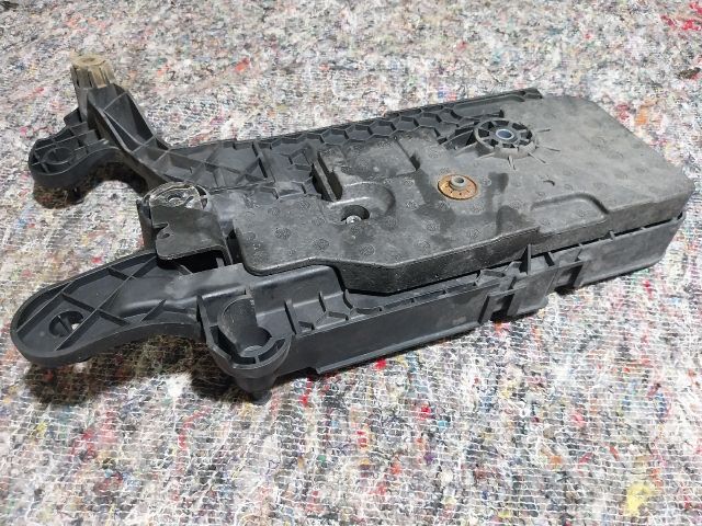 bontott AUDI A3 Akkumulátor Tartó