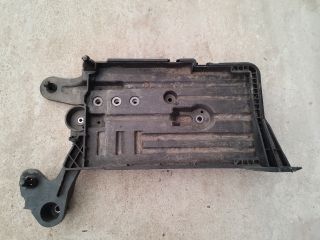 bontott AUDI A3 Akkumulátor Tartó