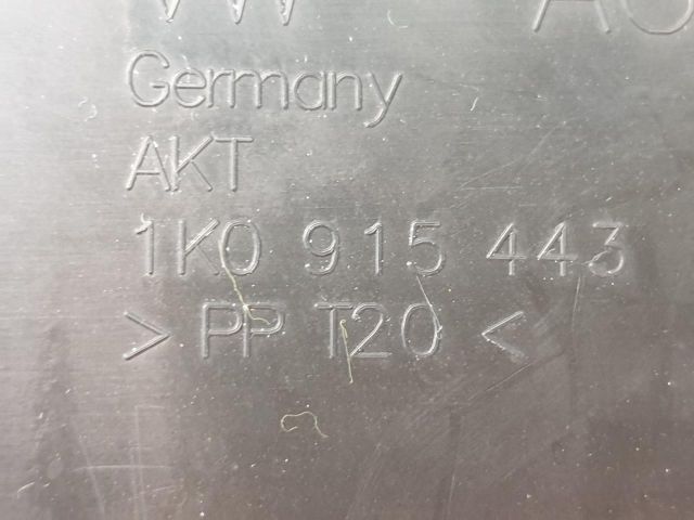 bontott AUDI A3 Akkumulátor Tartó