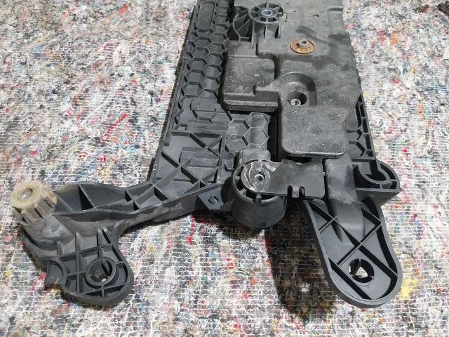 bontott AUDI A3 Akkumulátor Tartó