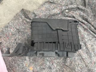 bontott AUDI A3 Akkumulátor Tartó