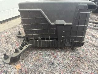 bontott AUDI A3 Akkumulátor Tartó