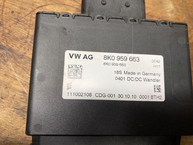 bontott AUDI A3 Akkumulátor Vezérlő Panel