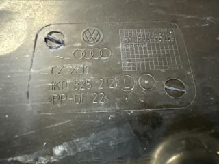 bontott AUDI A3 Alsó Padlólemez Burkolat