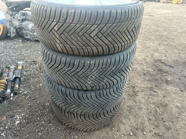 bontott AUDI A3 Alufelni Szett