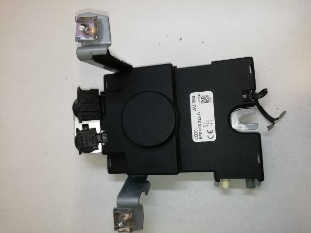 bontott AUDI A3 Antenna Erősítő