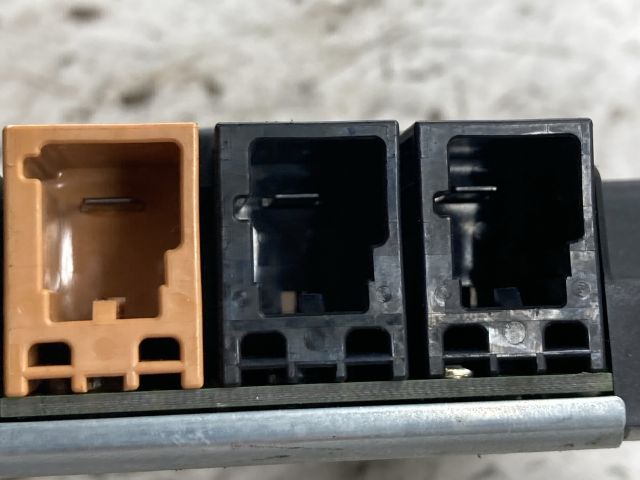 bontott AUDI A3 Antenna Erősítő