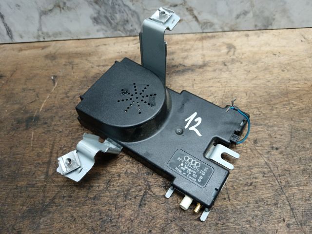 bontott AUDI A3 Antenna Erősítő