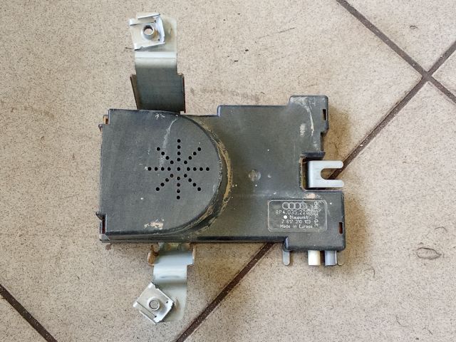 bontott AUDI A3 Antenna Erősítő