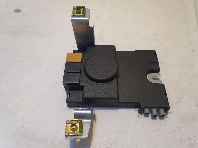 bontott AUDI A3 Antenna Erősítő