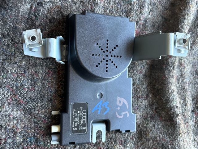 bontott AUDI A3 Antenna Erősítő