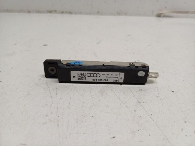 bontott AUDI A3 Antenna Erősítő