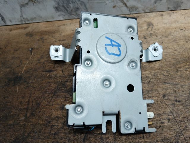 bontott AUDI A3 Antenna Erősítő