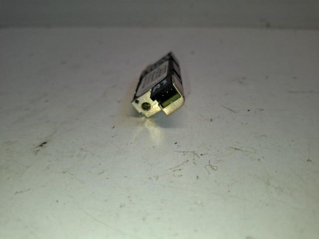 bontott AUDI A3 Antenna Erősítő