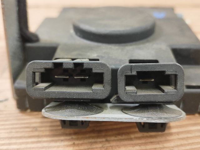 bontott AUDI A3 Antenna Erősítő