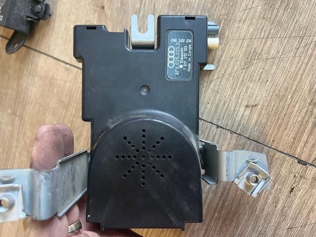 bontott AUDI A3 Antenna Erősítő