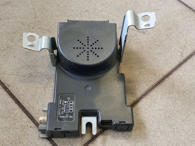 bontott AUDI A3 Antenna Erősítő