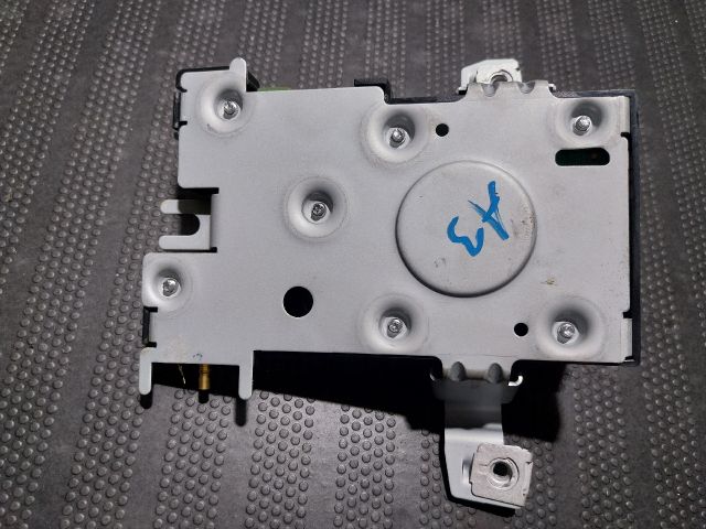 bontott AUDI A3 Antenna Erősítő