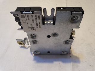 bontott AUDI A3 Antenna Erősítő