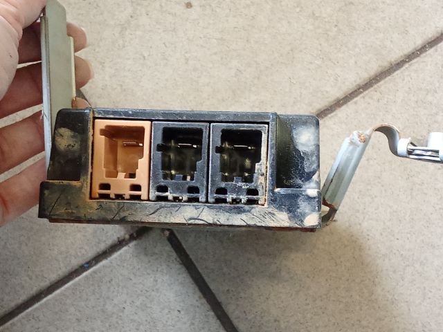 bontott AUDI A3 Antenna Erősítő