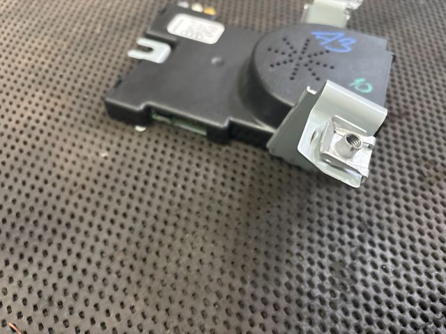 bontott AUDI A3 Antenna Erősítő