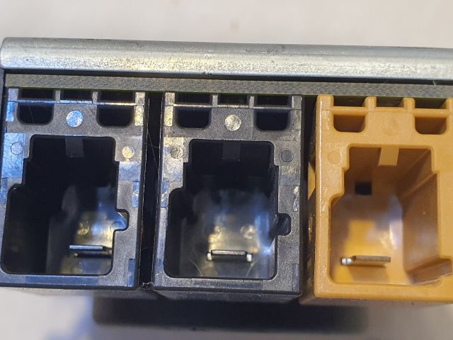 bontott AUDI A3 Antenna Erősítő