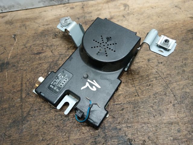 bontott AUDI A3 Antenna Erősítő