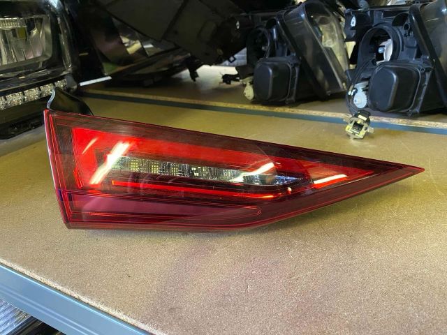 bontott AUDI A3 Bal Belső Hátsó Lámpa