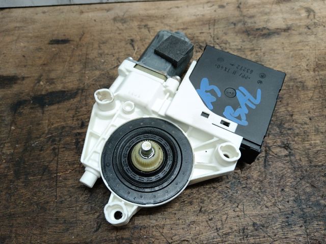 bontott AUDI A3 Bal első Ablakemelő Motor