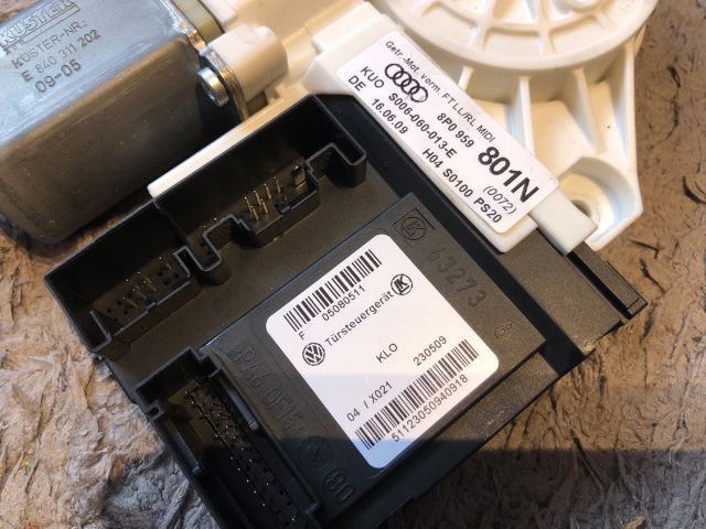 bontott AUDI A3 Bal első Ablakemelő Motor