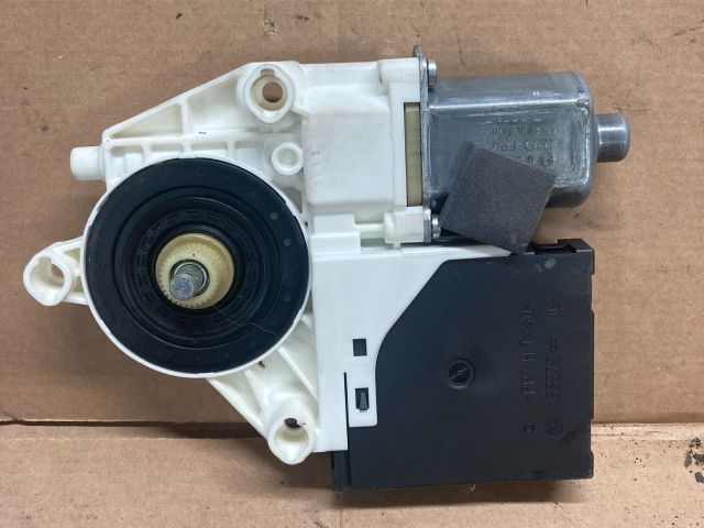 bontott AUDI A3 Bal első Ablakemelő Motor